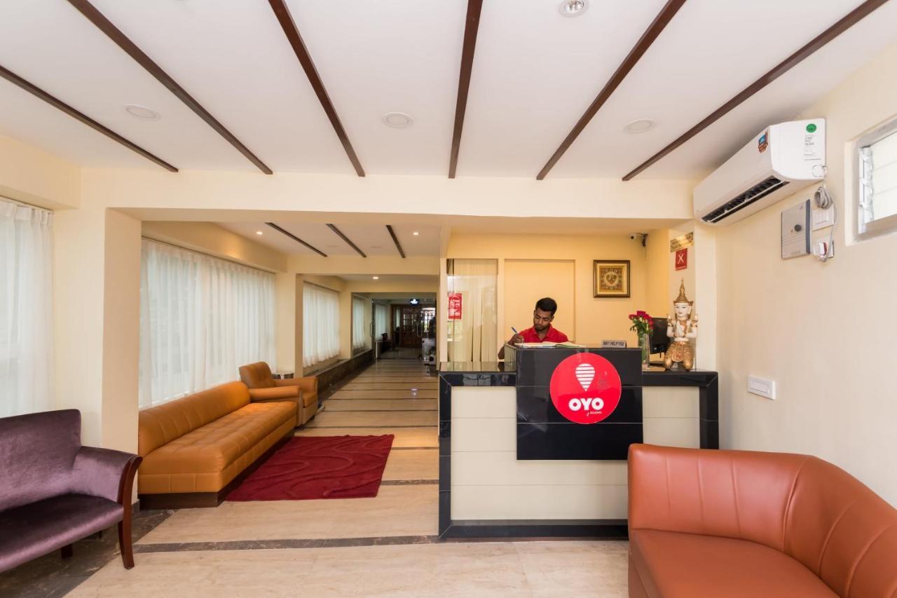 Oyo 9202 Hotel Central Courtyard Силигури Экстерьер фото